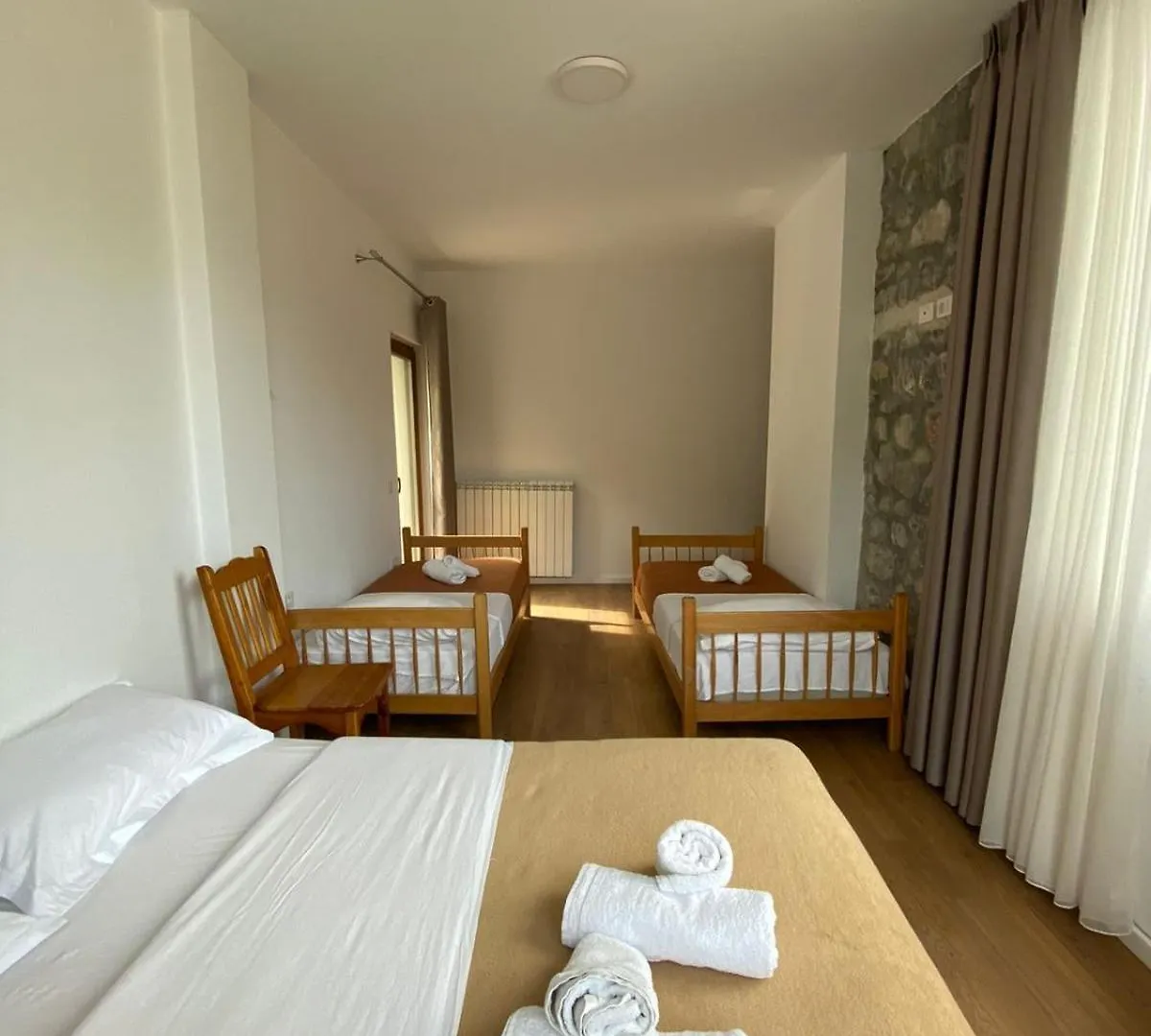 Hotel Vellezrit Guri Theth Albánia