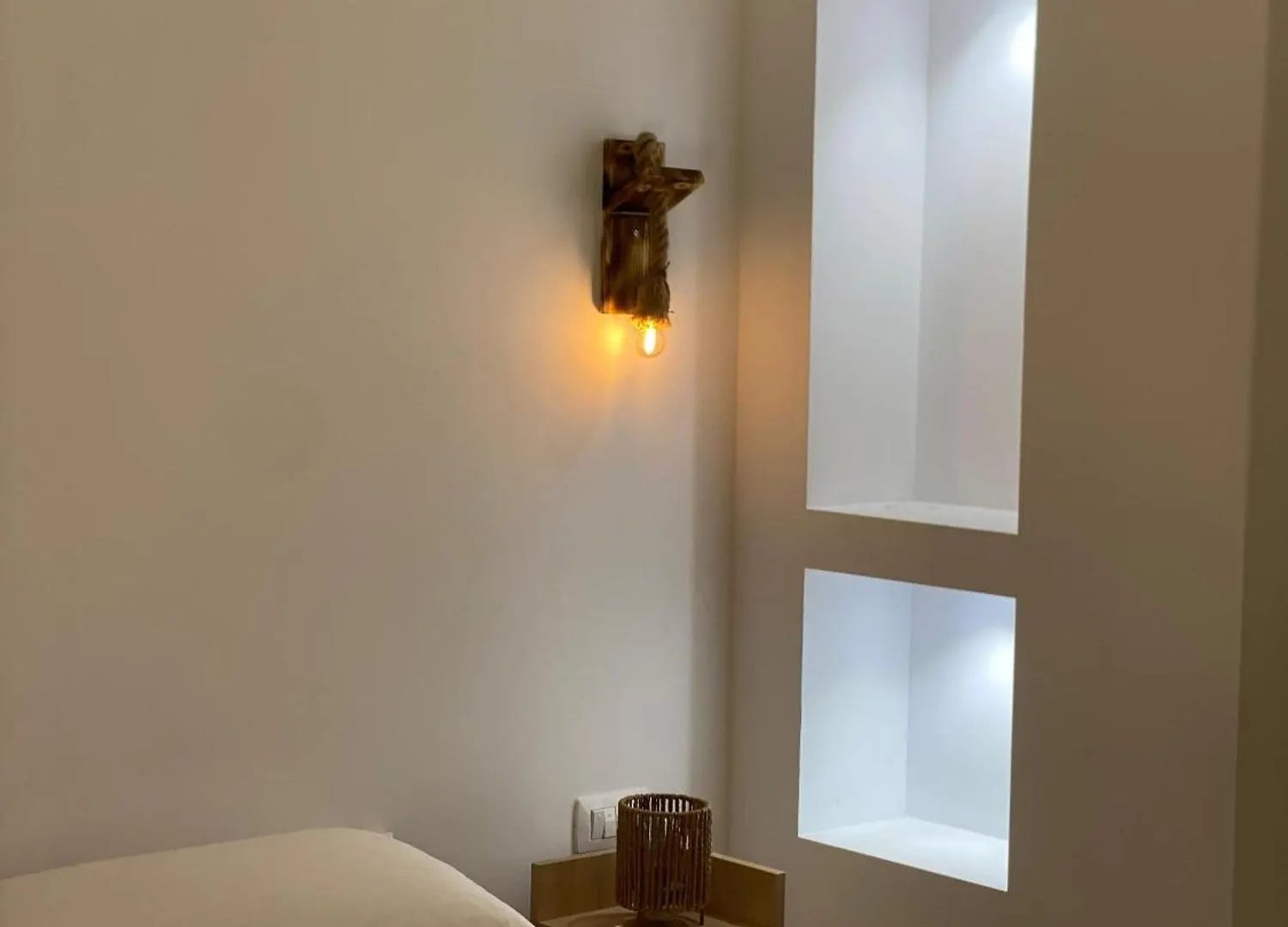 *** Panzió Hotel Vellezrit Guri Theth Albánia